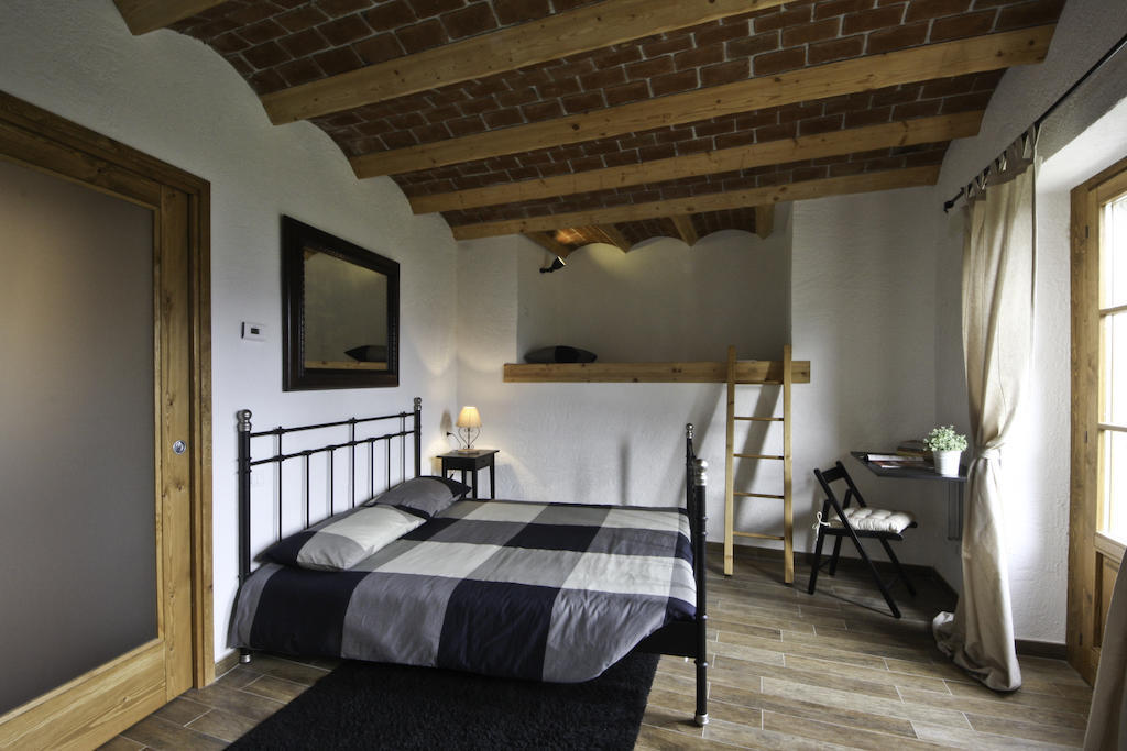 Agriturismo Crotto Di Somana マンデッロ・デル・ラーリオ 部屋 写真